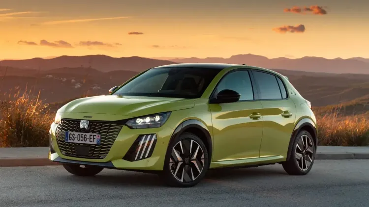 PEUGEOT 208